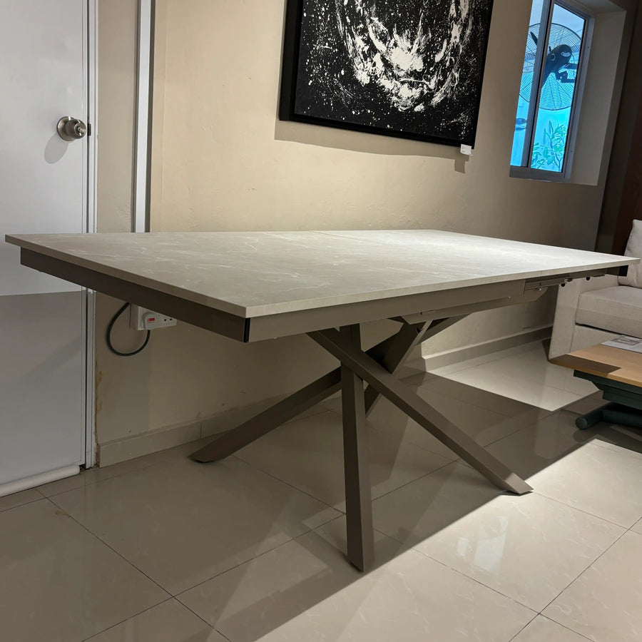 Dining table - Compatta extending dining table ~ EX - DISPLAY 15% OFF - Spaceman