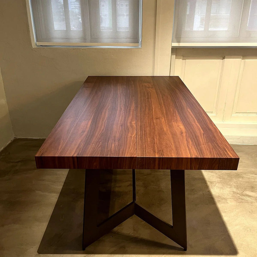 Dining table - Piazza - Dining Table Extends From Rectangular To Square ~ EX - DISPLAY 15% OFF - Spaceman