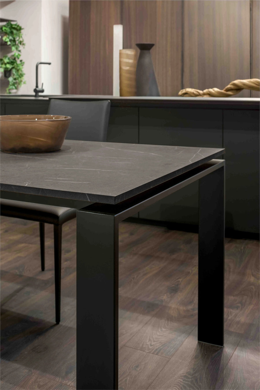  - Levitare - Extendable Dining Table - Spaceman