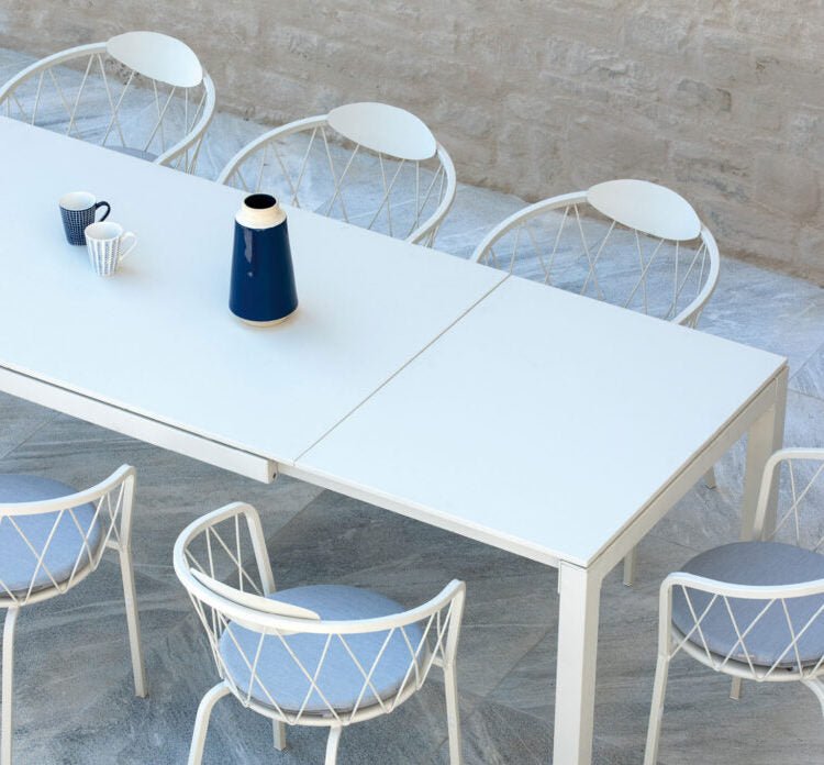 Outdoor - Hefty - Extendable Outdoor Dining Table - Spaceman